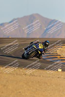 media/Dec-16-2023-CVMA (Sat) [[bb38a358a2]]/Race 13 Amateur Supersport Middleweight/